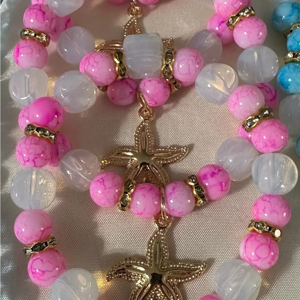 5/$15 Flower, Starfish, Heart Charm Sets in blues and pinks. Mix and match any 5 - Picture 3 of 5